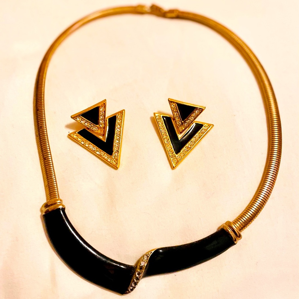 Vintage choker and earrings set. Statement pieces